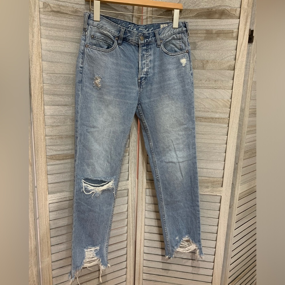EUC We the Free- Free People- Mid rise Distressed Jeans